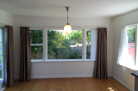 Photo of property in 26 William Souter Street, Forrest Hill, Auckland, 0620