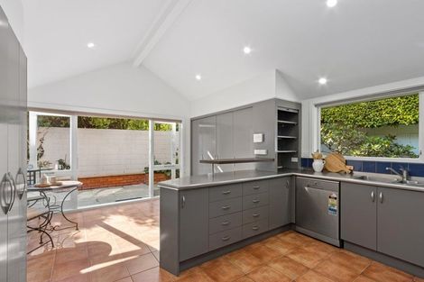 Photo of property in 10 Heaton Rhodes Place, Cashmere, Christchurch, 8022