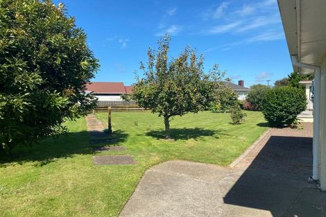 Photo of property in 4 Albert Street, Hawera, 4610