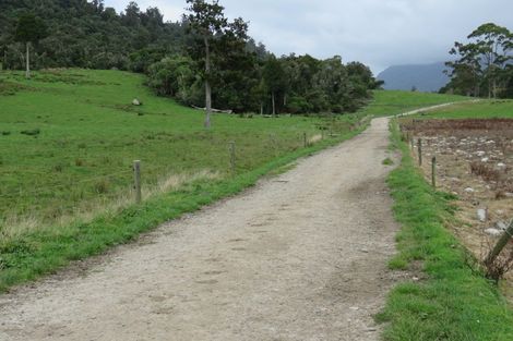 Photo of property in 24 Curries Road, Karamea, 7893