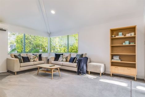 Photo of property in 1/39 Seaton Road, Murrays Bay, Auckland, 0630