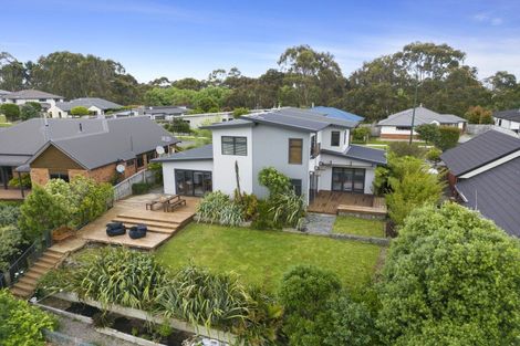 Photo of property in 67 Ruapehu Drive, Fitzherbert, Palmerston North, 4410