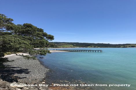 Photo of property in 99 Kawakawa Bay Coast Road, Kawakawa Bay, Papakura, 2585