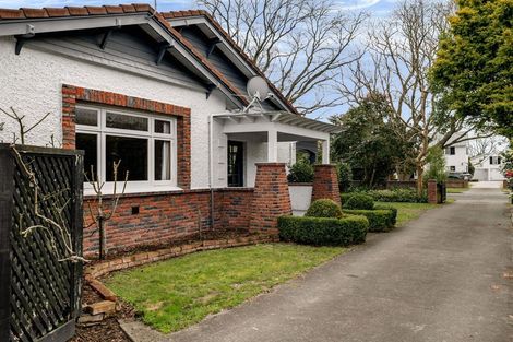 Photo of property in 24 Elmira Avenue, Hokowhitu, Palmerston North, 4410