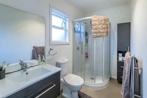 Photo of property in 24 Highbury Drive, Levin, 5510