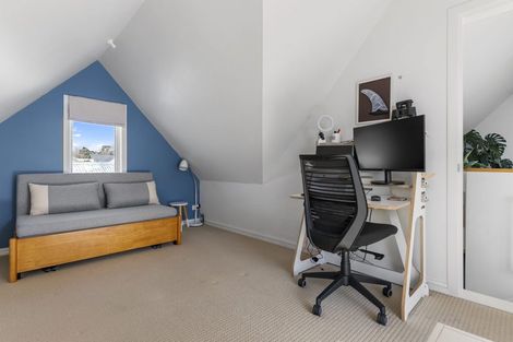 Photo of property in 2/231 Hurstmere Road, Takapuna, Auckland, 0622