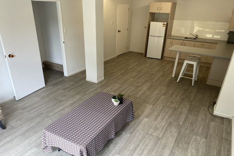 Photo of property in 12 Chrome Place, Henderson, Auckland, 0612