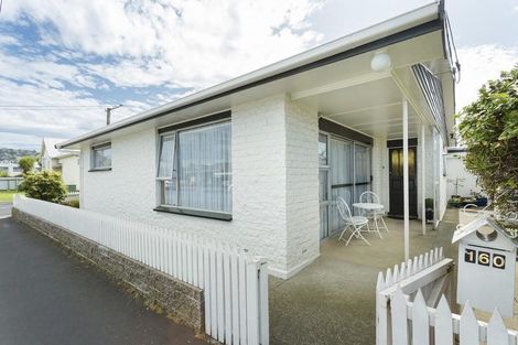 Photo of property in 160 Macandrew Road, South Dunedin, Dunedin, 9012