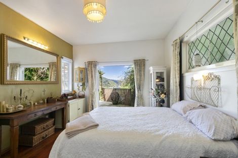 Photo of property in 34 Ferry Road, Days Bay, Lower Hutt, 5013