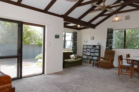 Photo of property in 2/58 Marlow Road, Aranui, Christchurch, 8061