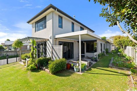 Photo of property in 75 Sarabande Avenue, Redwood, Christchurch, 8051
