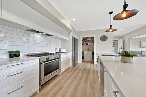 Photo of property in 7 Lochinvar Lane, Acacia Bay, Taupo, 3385