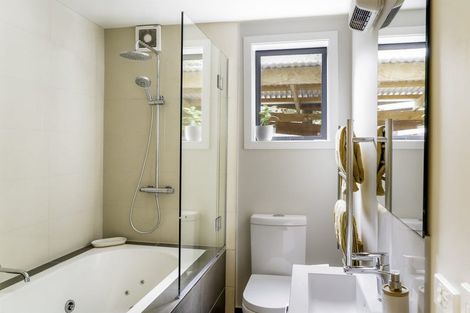 Photo of property in 67 Mcdonnell Road, Arrowtown, 9302