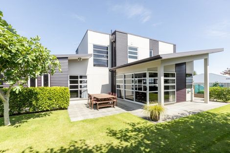 Photo of property in 52 Rochfort Road, Havelock North, 4130