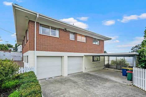 Photo of property in 26 Masterton Road, Rothesay Bay, Auckland, 0630