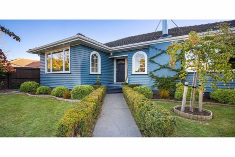 Photo of property in 24 Derrett Place, Saint Martins, Christchurch, 8022