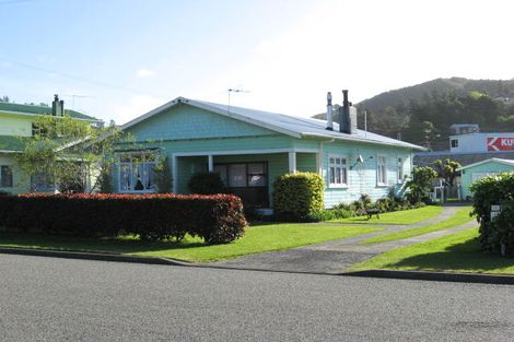 Photo of property in 47 York Street, Picton, 7220