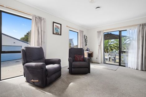 Photo of property in 27 Kowhai Avenue, Kaiaua, Miranda, 2473