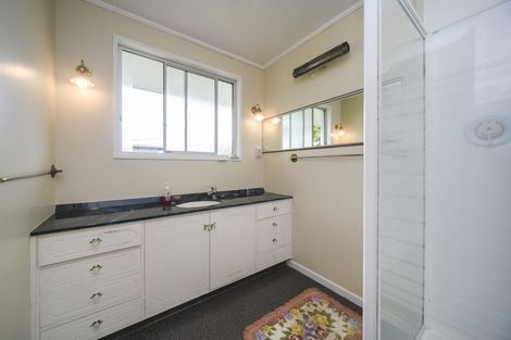 Photo of property in 17 Anaru Place, Awapuni, Palmerston North, 4412