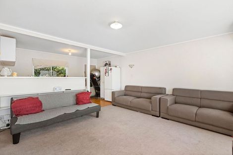 Photo of property in 2/18 Bevyn Street, Castor Bay, Auckland, 0620