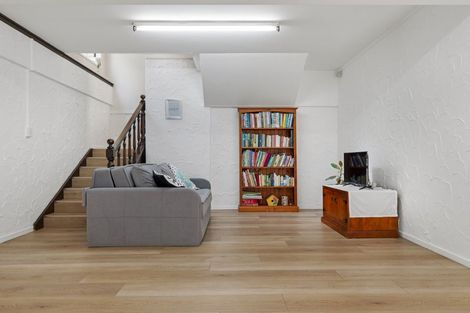 Photo of property in 8 Deodar Place, Totara Heights, Auckland, 2105