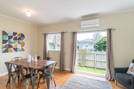 Photo of property in 10 Cavendish Square, Strathmore Park, Wellington, 6022