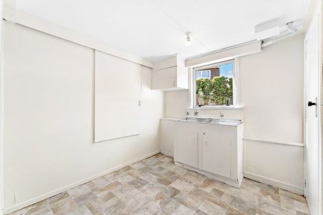 Photo of property in 56 Bolton Street, Blockhouse Bay, Auckland, 0600