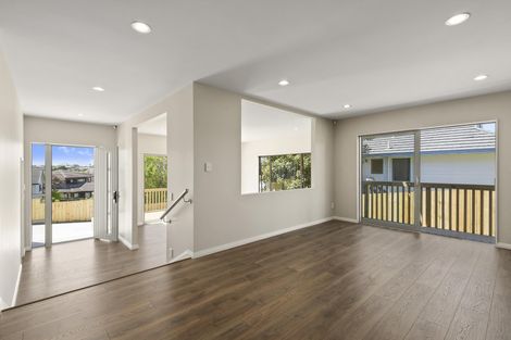 Photo of property in 11a Matisse Drive, West Harbour, Auckland, 0618