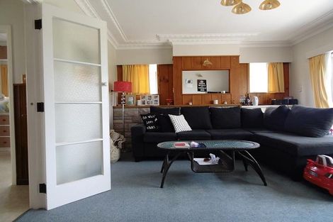 Photo of property in 130 Archibald Road, Kelston, Auckland, 0602