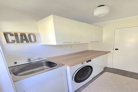 Photo of property in 18 Kahurangi Place, Snells Beach, 0920