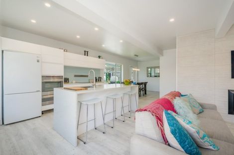 Photo of property in 7a Lesley Grove, Waikanae, 5036