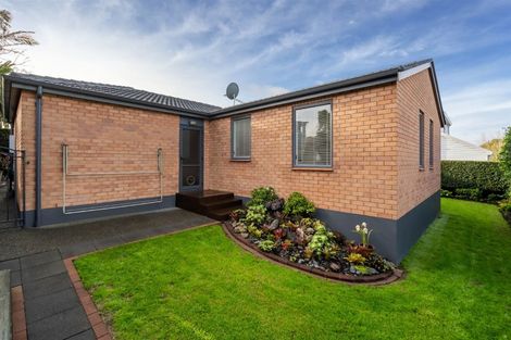 Photo of property in 2/4 Argyle Terrace, Milford, Auckland, 0620