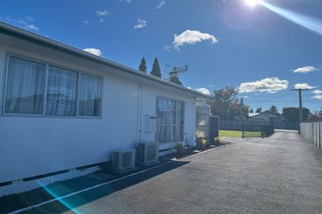 Photo of property in 33a Kawaha Point Road, Fairy Springs, Rotorua, 3015