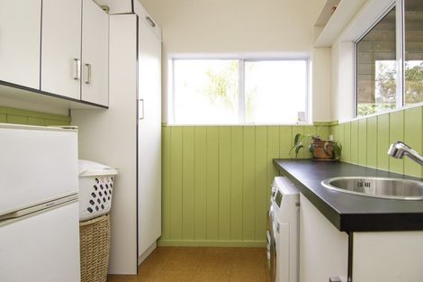 Photo of property in 200 Aokautere Drive, Fitzherbert, Palmerston North, 4471