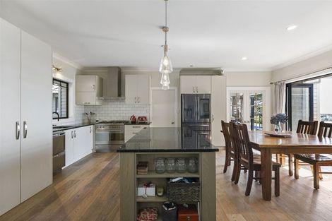 Photo of property in 251 Kaipara Road, Papakura, 2582