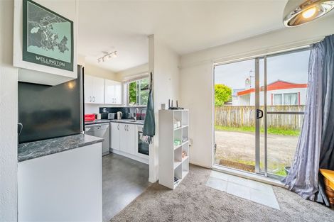 Photo of property in 2/19 Pirie Crescent, Moera, Lower Hutt, 5010