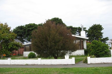 Photo of property in 8 Waratah Street, Avondale, Christchurch, 8061