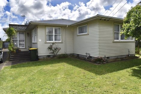 Photo of property in 98 Queen Street West, Levin, 5510