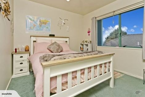 Photo of property in 16 Bluebird Crescent, Unsworth Heights, Auckland, 0632