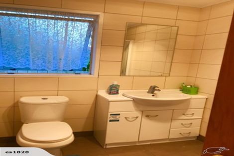 Photo of property in 19 Glennandrew Drive, Half Moon Bay, Auckland, 2012