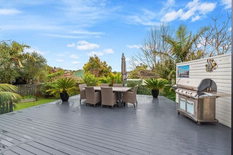 Photo of property in 188 Luckens Road, West Harbour, Auckland, 0618