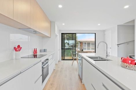 Photo of property in 2/30 Woodford Avenue, Henderson, Auckland, 0610