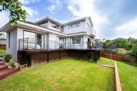 Photo of property in 114 Luckens Road, West Harbour, Auckland, 0618