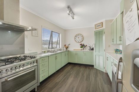Photo of property in 298 Te Moana Road, Waikanae, 5036