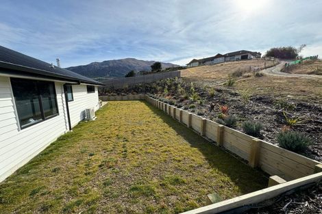 Photo of property in 37 Tomtit Crescent, Lake Hawea, 9382