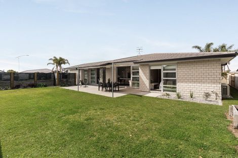 Photo of property in 15 Selliera Place, Papamoa Beach, Papamoa, 3118