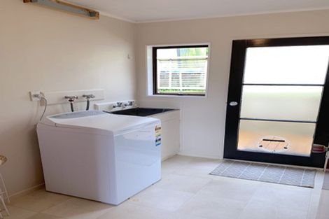 Photo of property in 91 Percy Dyett Drive, Karori, Wellington, 6012