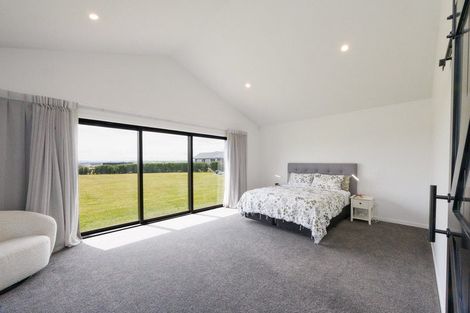 Photo of property in 2 Mataki Lane, Halcombe, 4779