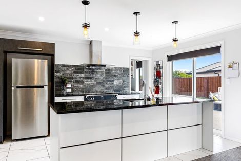 Photo of property in 66 Watkins Drive, Rangiora, 7400