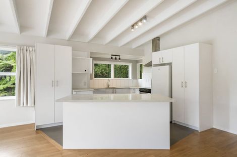 Photo of property in 126 Candia Road, Henderson Valley, Auckland, 0614